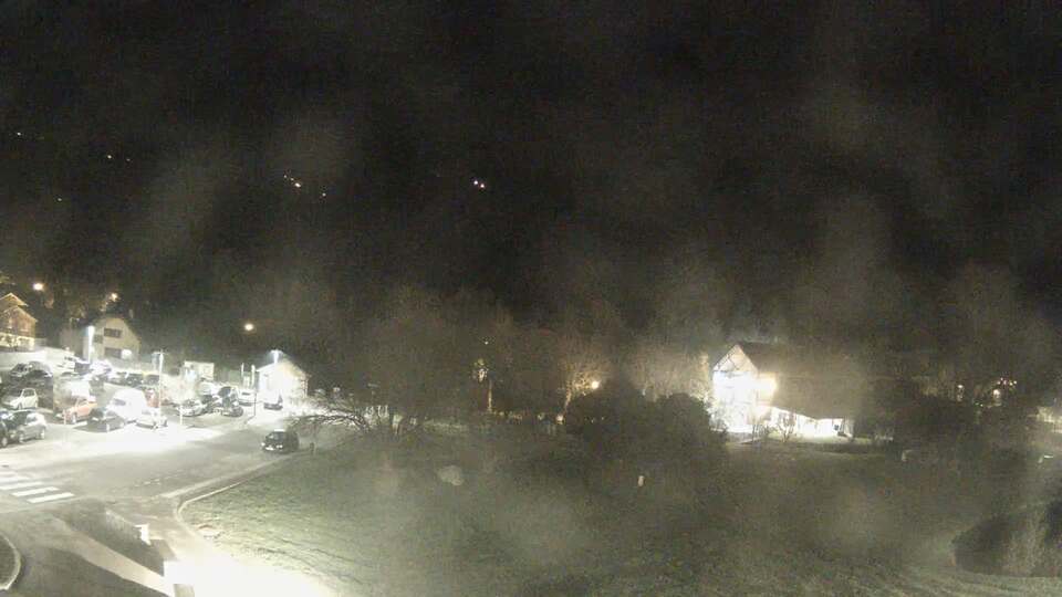 <h2>Webcam au niveau de la mairie du village du Bourg d'Oisans, aux pieds de l'Alpe d'Huez et aux portes du parc des Écrins</h2>