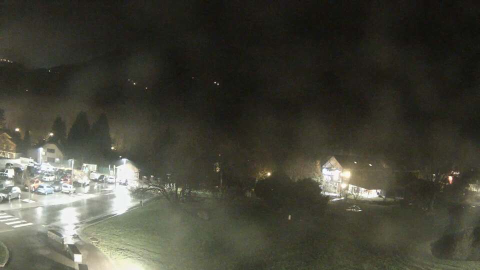 <h2>Webcam au niveau de la mairie du village du Bourg d'Oisans, aux pieds de l'Alpe d'Huez et aux portes du parc des Écrins</h2>