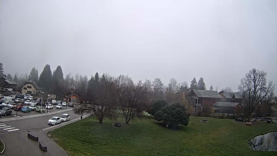 <h2>Webcam au niveau de la mairie du village du Bourg d'Oisans, aux pieds de l'Alpe d'Huez et aux portes du parc des Écrins</h2>