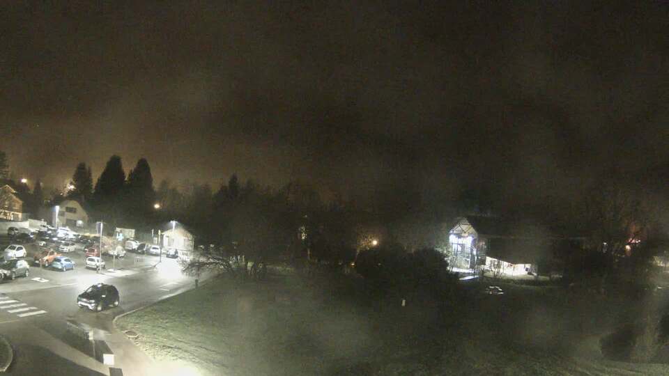 <h2>Webcam au niveau de la mairie du village du Bourg d'Oisans, aux pieds de l'Alpe d'Huez et aux portes du parc des Écrins</h2>
