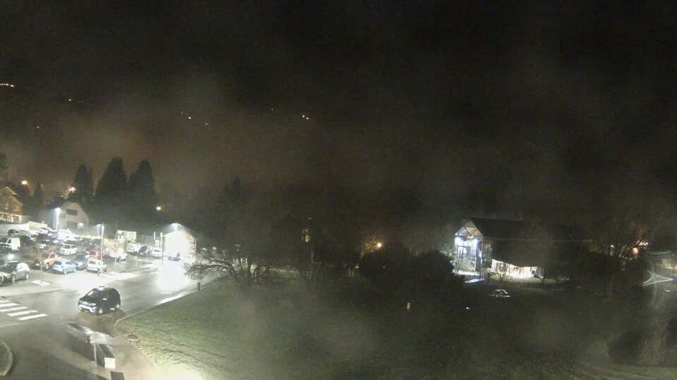 <h2>Webcam au niveau de la mairie du village du Bourg d'Oisans, aux pieds de l'Alpe d'Huez et aux portes du parc des Écrins</h2>