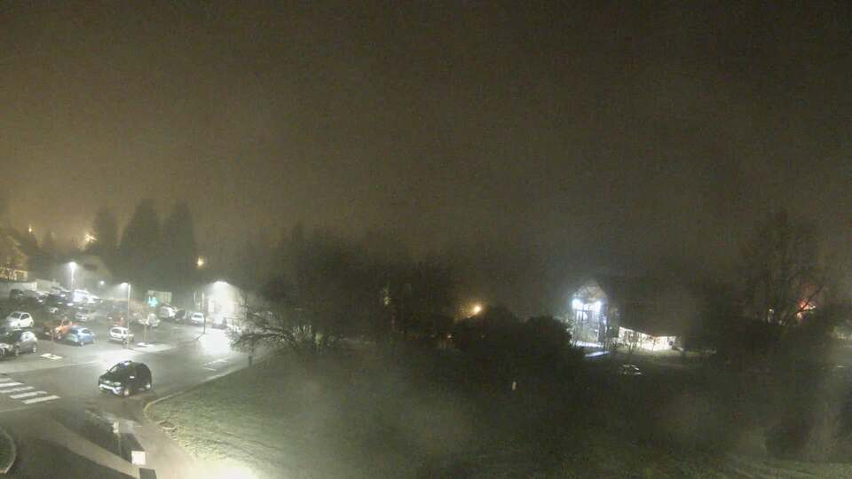 <h2>Webcam au niveau de la mairie du village du Bourg d'Oisans, aux pieds de l'Alpe d'Huez et aux portes du parc des Écrins</h2>