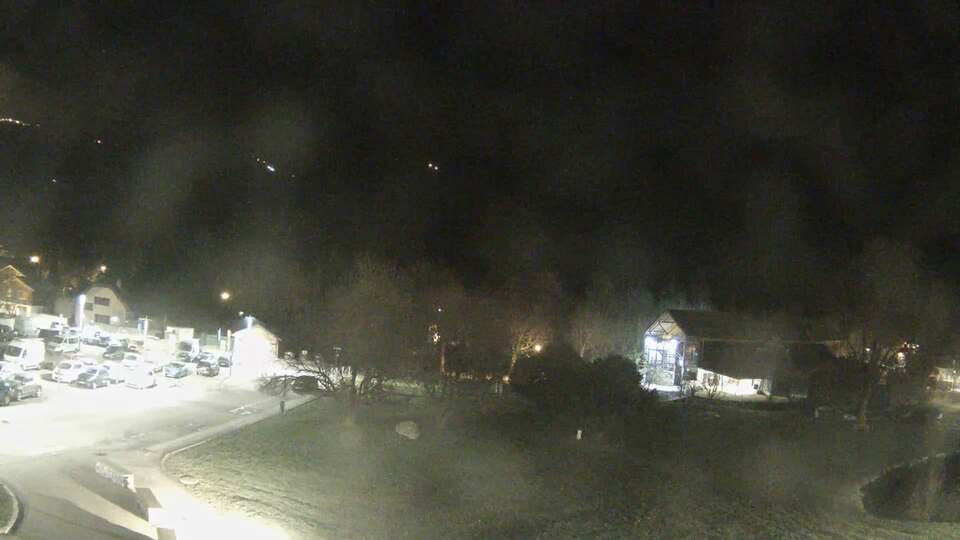 <h2>Webcam au niveau de la mairie du village du Bourg d'Oisans, aux pieds de l'Alpe d'Huez et aux portes du parc des Écrins</h2>