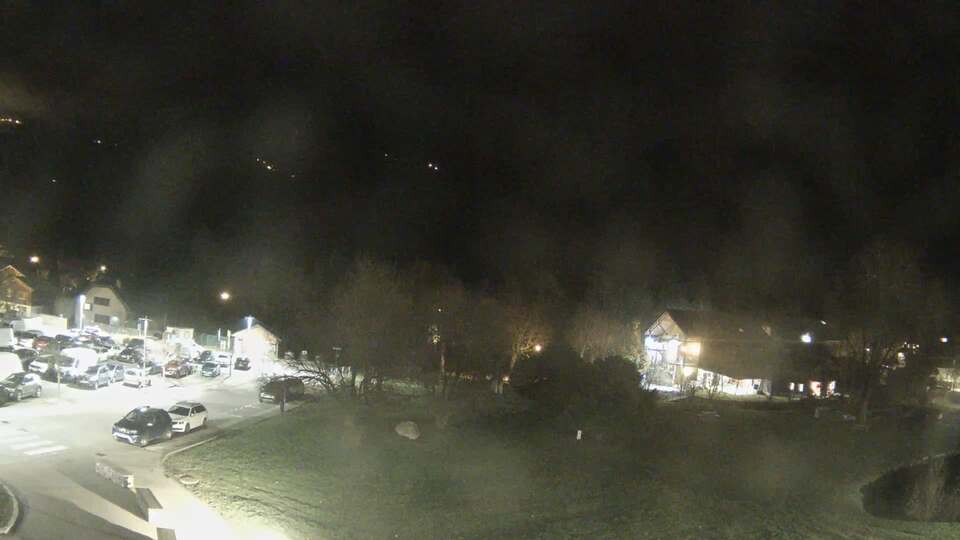 <h2>Webcam au niveau de la mairie du village du Bourg d'Oisans, aux pieds de l'Alpe d'Huez et aux portes du parc des Écrins</h2>