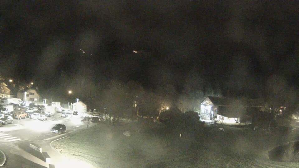 <h2>Webcam au niveau de la mairie du village du Bourg d'Oisans, aux pieds de l'Alpe d'Huez et aux portes du parc des Écrins</h2>