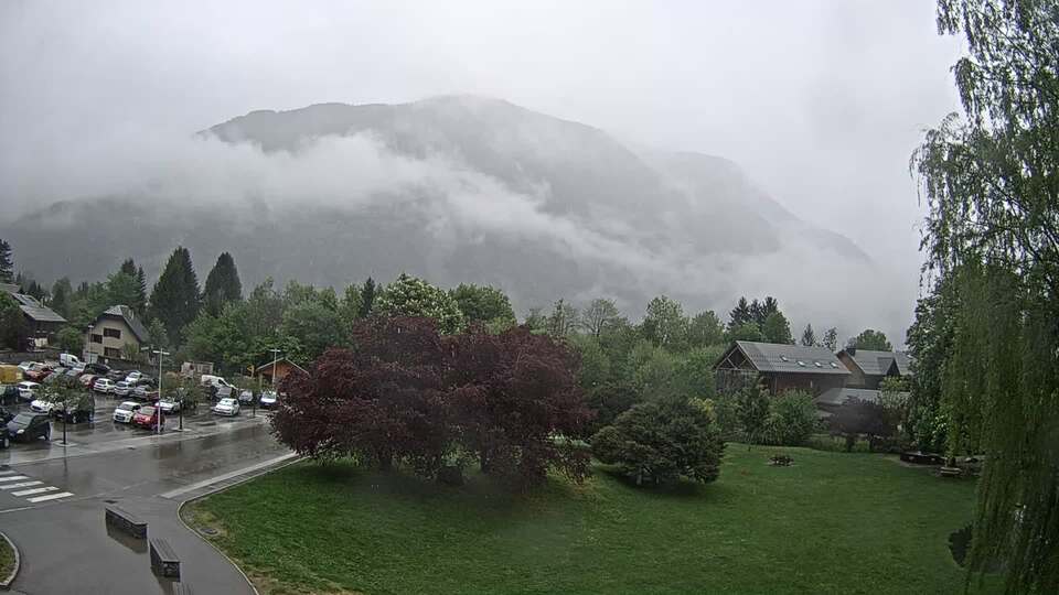 Webcam au niveau de la mairie du village du Bourg d'Oisans, aux pieds de l'Alpe d'Huez et aux portes du parc des Écrins