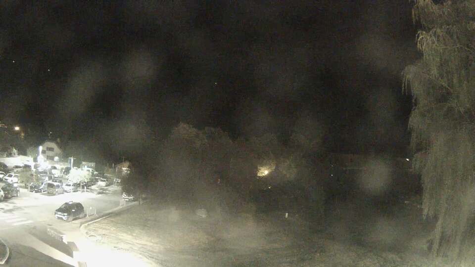 Webcam au niveau de la mairie du village du Bourg d'Oisans, aux pieds de l'Alpe d'Huez et aux portes du parc des Écrins