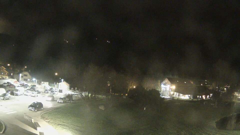 <h2>Webcam au niveau de la mairie du village du Bourg d'Oisans, aux pieds de l'Alpe d'Huez et aux portes du parc des Écrins</h2>