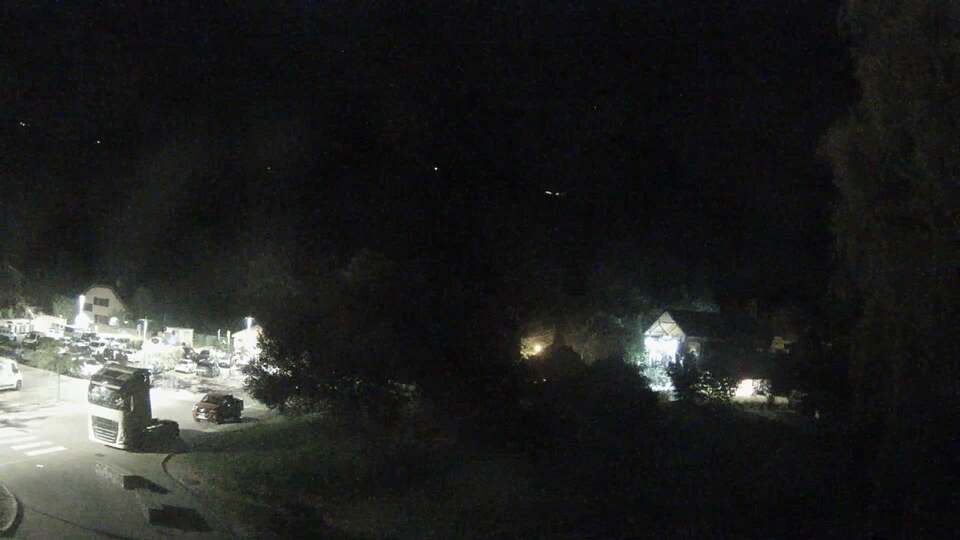 <h2>Webcam au niveau de la mairie du village du Bourg d'Oisans, aux pieds de l'Alpe d'Huez et aux portes du parc des Écrins</h2>