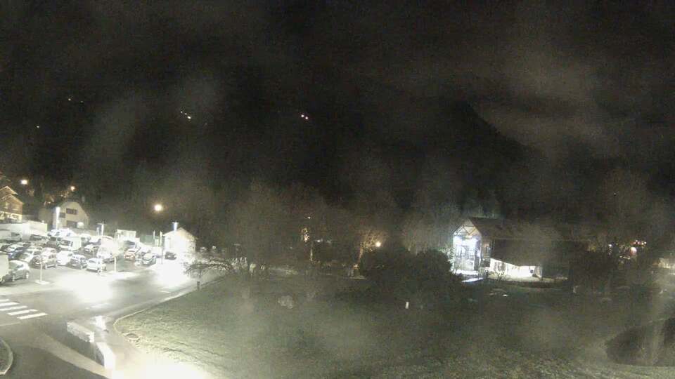 <h2>Webcam au niveau de la mairie du village du Bourg d'Oisans, aux pieds de l'Alpe d'Huez et aux portes du parc des Écrins</h2>