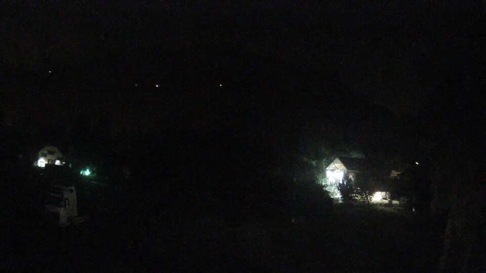 <h2>Webcam au niveau de la mairie du village du Bourg d'Oisans, aux pieds de l'Alpe d'Huez et aux portes du parc des Écrins</h2>