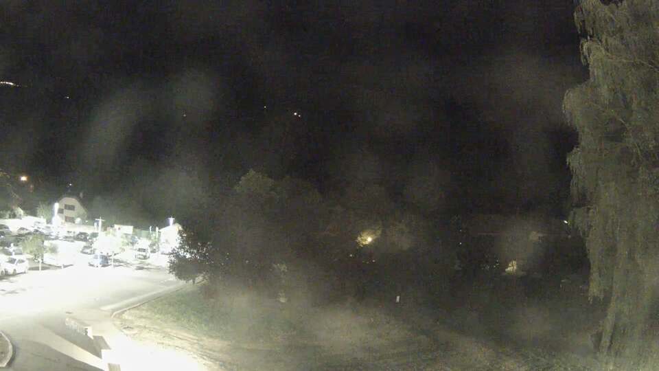 <h2>Webcam au niveau de la mairie du village du Bourg d'Oisans, aux pieds de l'Alpe d'Huez et aux portes du parc des Écrins</h2>