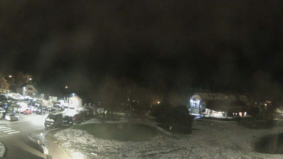 <h2>Webcam au niveau de la mairie du village du Bourg d'Oisans, aux pieds de l'Alpe d'Huez et aux portes du parc des Écrins</h2>