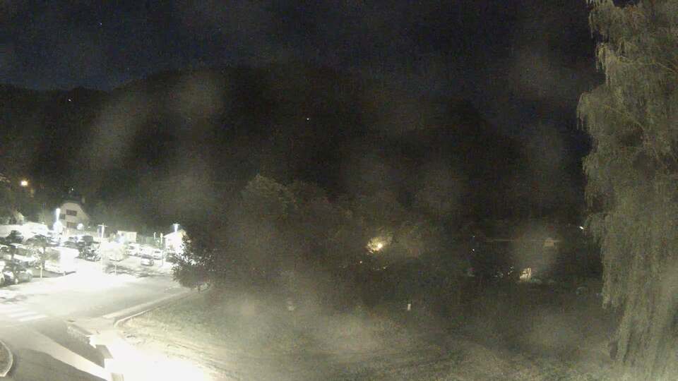 <h2>Webcam au niveau de la mairie du village du Bourg d'Oisans, aux pieds de l'Alpe d'Huez et aux portes du parc des Écrins</h2>