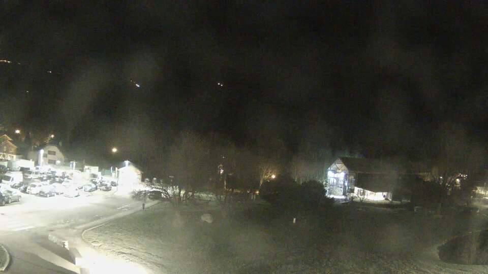<h2>Webcam au niveau de la mairie du village du Bourg d'Oisans, aux pieds de l'Alpe d'Huez et aux portes du parc des Écrins</h2>