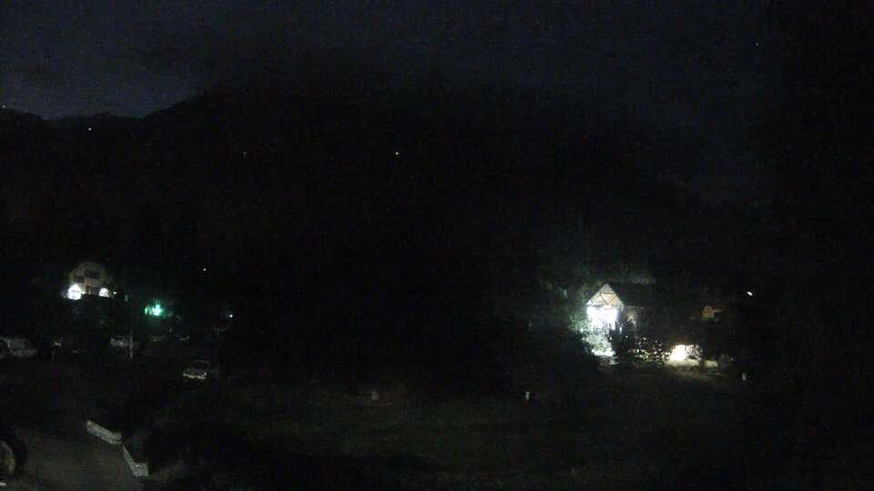 <h2>Webcam au niveau de la mairie du village du Bourg d'Oisans, aux pieds de l'Alpe d'Huez et aux portes du parc des Écrins</h2>