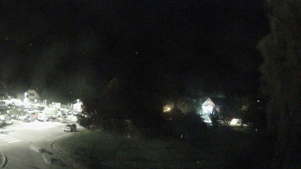 <h2>Webcam au niveau de la mairie du village du Bourg d'Oisans, aux pieds de l'Alpe d'Huez et aux portes du parc des Écrins</h2>
