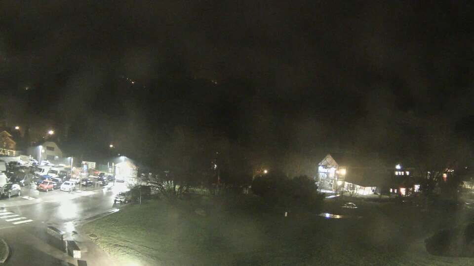 <h2>Webcam au niveau de la mairie du village du Bourg d'Oisans, aux pieds de l'Alpe d'Huez et aux portes du parc des Écrins</h2>