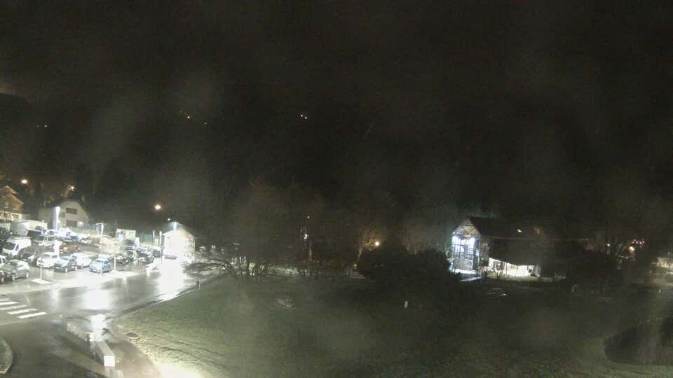 <h2>Webcam au niveau de la mairie du village du Bourg d'Oisans, aux pieds de l'Alpe d'Huez et aux portes du parc des Écrins</h2>