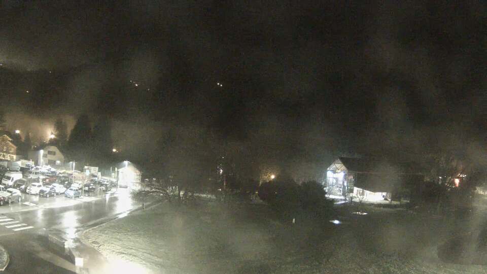 <h2>Webcam au niveau de la mairie du village du Bourg d'Oisans, aux pieds de l'Alpe d'Huez et aux portes du parc des Écrins</h2>