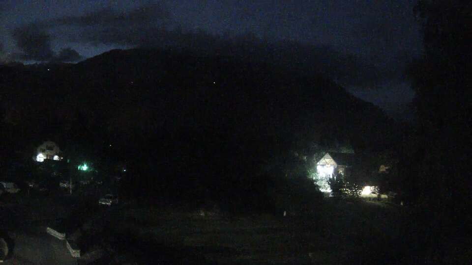 <h2>Webcam au niveau de la mairie du village du Bourg d'Oisans, aux pieds de l'Alpe d'Huez et aux portes du parc des Écrins</h2>