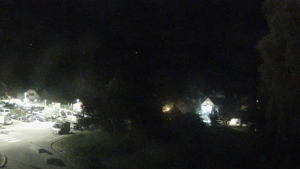 <h2>Webcam au niveau de la mairie du village du Bourg d'Oisans, aux pieds de l'Alpe d'Huez et aux portes du parc des Écrins</h2>
