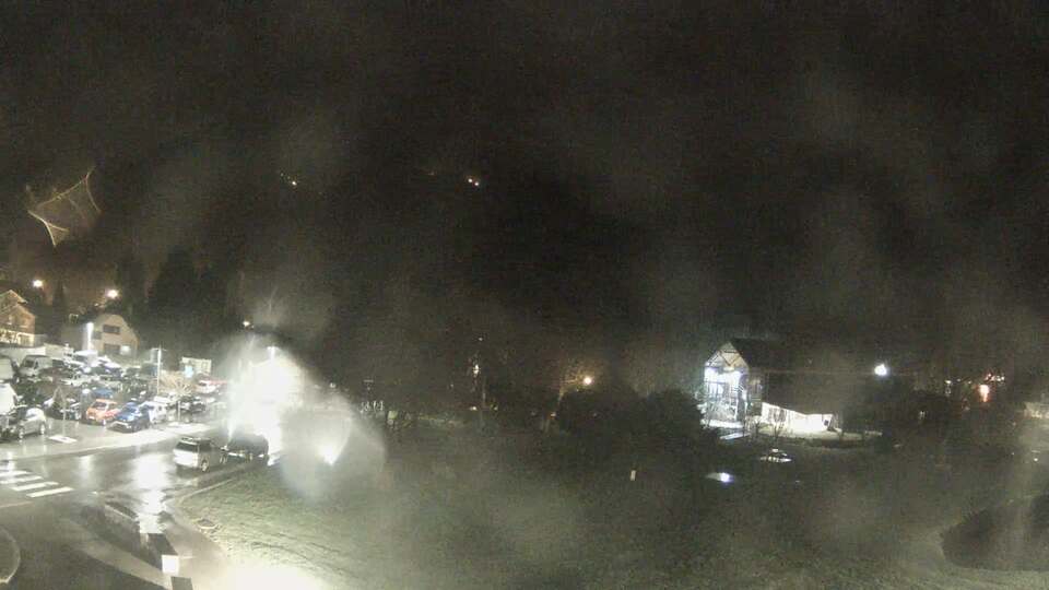 <h2>Webcam au niveau de la mairie du village du Bourg d'Oisans, aux pieds de l'Alpe d'Huez et aux portes du parc des Écrins</h2>