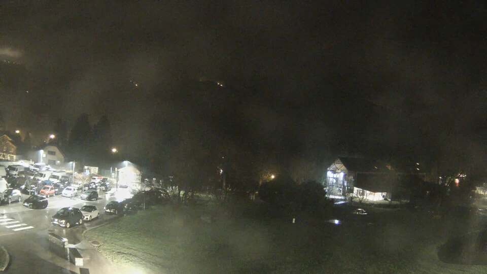 <h2>Webcam au niveau de la mairie du village du Bourg d'Oisans, aux pieds de l'Alpe d'Huez et aux portes du parc des Écrins</h2>