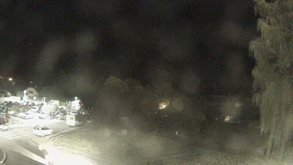 <h2>Webcam au niveau de la mairie du village du Bourg d'Oisans, aux pieds de l'Alpe d'Huez et aux portes du parc des Écrins</h2>