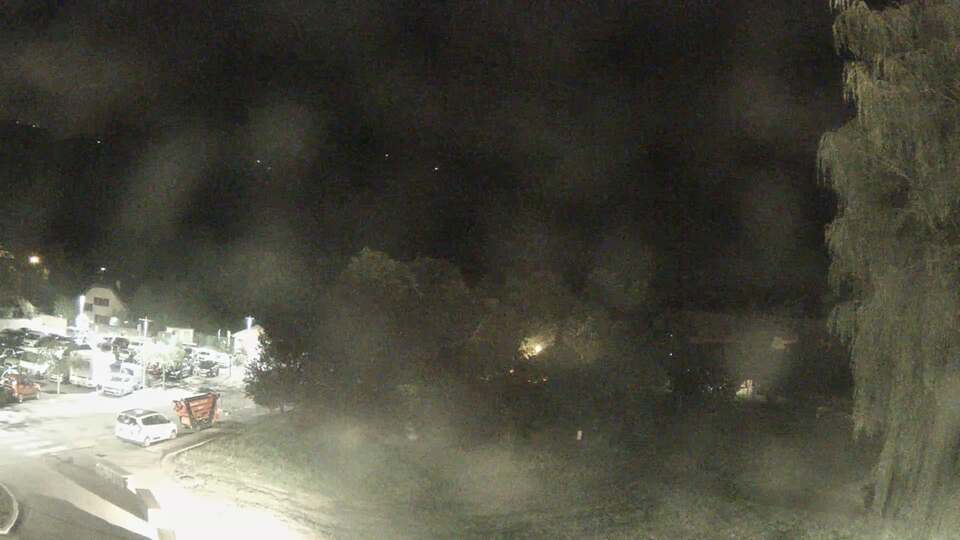 <h2>Webcam au niveau de la mairie du village du Bourg d'Oisans, aux pieds de l'Alpe d'Huez et aux portes du parc des Écrins</h2>