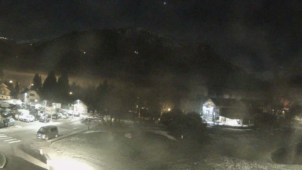 <h2>Webcam au niveau de la mairie du village du Bourg d'Oisans, aux pieds de l'Alpe d'Huez et aux portes du parc des Écrins</h2>
