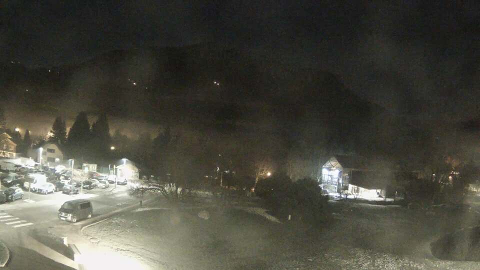 <h2>Webcam au niveau de la mairie du village du Bourg d'Oisans, aux pieds de l'Alpe d'Huez et aux portes du parc des Écrins</h2>