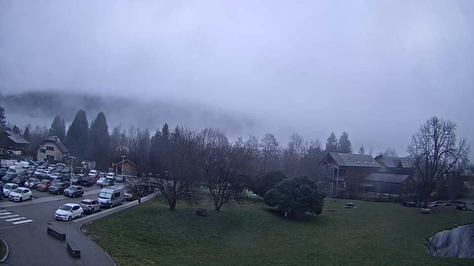 <h2>Webcam au niveau de la mairie du village du Bourg d'Oisans, aux pieds de l'Alpe d'Huez et aux portes du parc des Écrins</h2>
