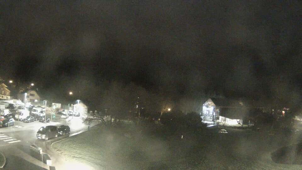 <h2>Webcam au niveau de la mairie du village du Bourg d'Oisans, aux pieds de l'Alpe d'Huez et aux portes du parc des Écrins</h2>