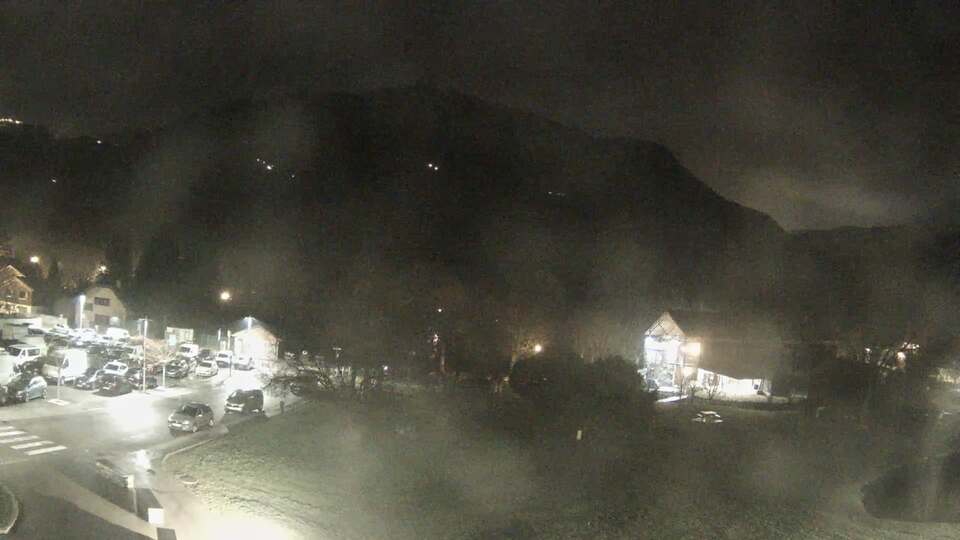 <h2>Webcam au niveau de la mairie du village du Bourg d'Oisans, aux pieds de l'Alpe d'Huez et aux portes du parc des Écrins</h2>