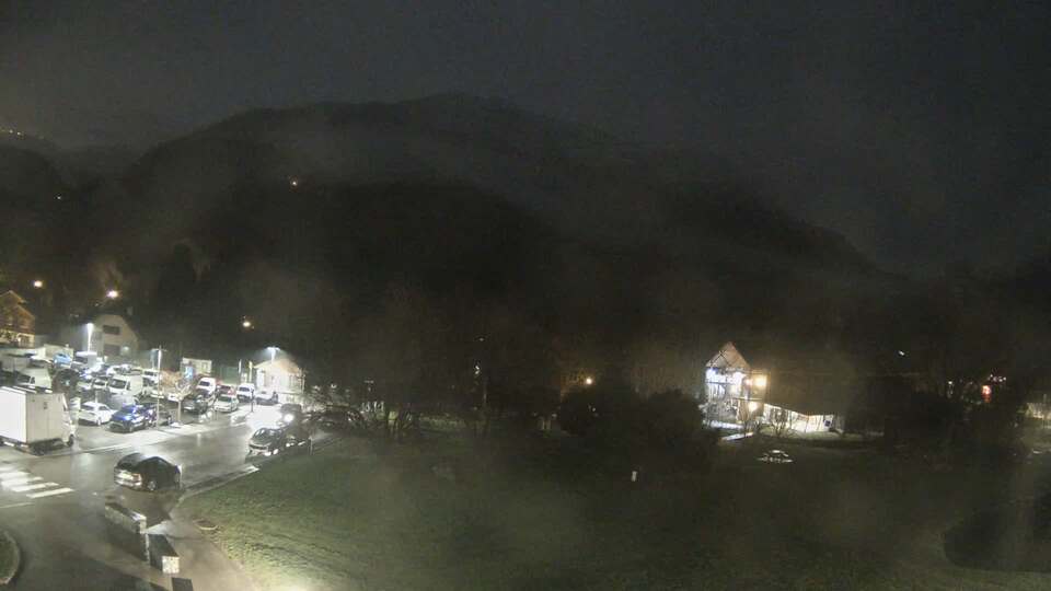 <h2>Webcam au niveau de la mairie du village du Bourg d'Oisans, aux pieds de l'Alpe d'Huez et aux portes du parc des Écrins</h2>