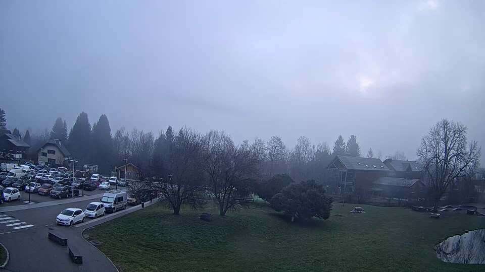 <h2>Webcam au niveau de la mairie du village du Bourg d'Oisans, aux pieds de l'Alpe d'Huez et aux portes du parc des Écrins</h2>