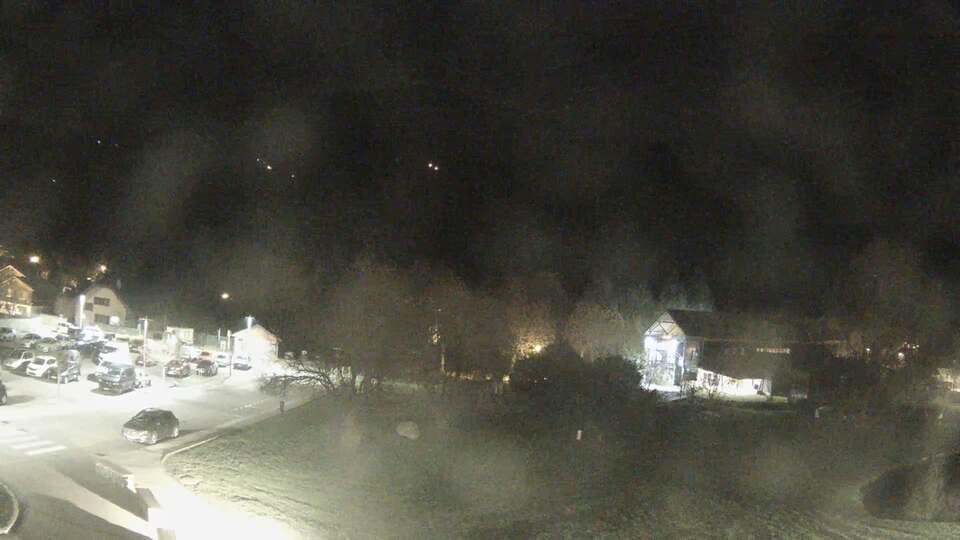 <h2>Webcam au niveau de la mairie du village du Bourg d'Oisans, aux pieds de l'Alpe d'Huez et aux portes du parc des Écrins</h2>
