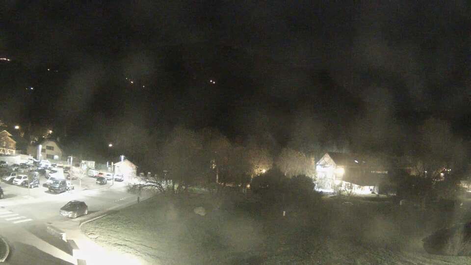 <h2>Webcam au niveau de la mairie du village du Bourg d'Oisans, aux pieds de l'Alpe d'Huez et aux portes du parc des Écrins</h2>