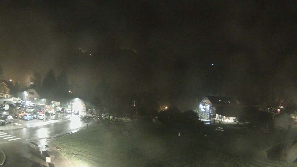 <h2>Webcam au niveau de la mairie du village du Bourg d'Oisans, aux pieds de l'Alpe d'Huez et aux portes du parc des Écrins</h2>