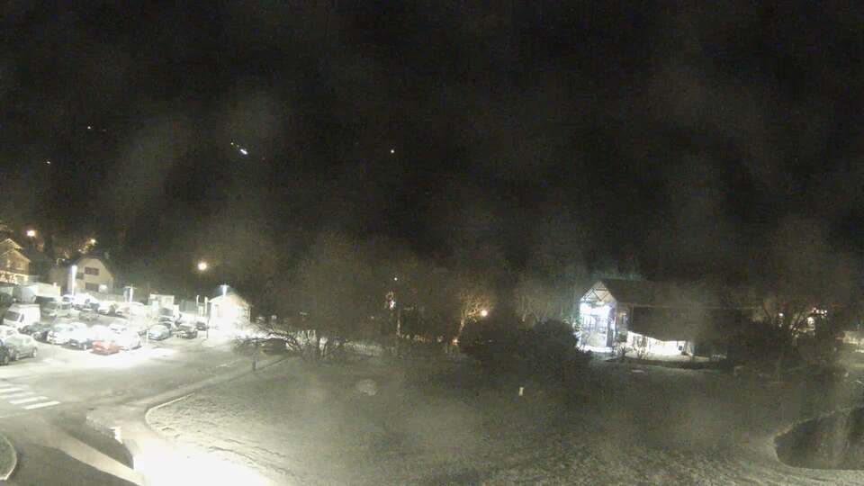 <h2>Webcam au niveau de la mairie du village du Bourg d'Oisans, aux pieds de l'Alpe d'Huez et aux portes du parc des Écrins</h2>