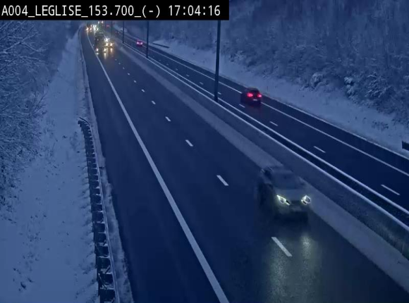 <h2>Webcam autoroute A4 (E411-E25) à Léglise, avant la jonction avec la N40. Vue orientée vers Bruxelles</h2>