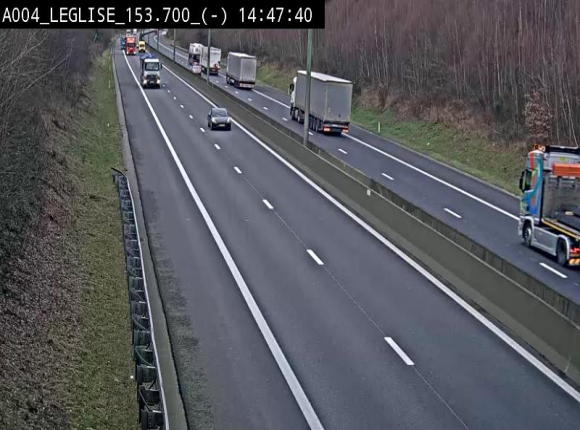 Webcam autoroute A4 (E411-E25) à Léglise, avant la jonction avec la N40. Vue orientée vers Bruxelles