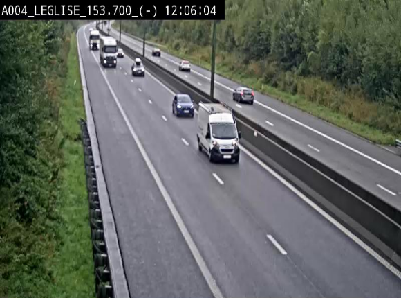 <h2>Webcam autoroute A4 (E411-E25) à Léglise, avant la jonction avec la N40. Vue orientée vers Bruxelles</h2>