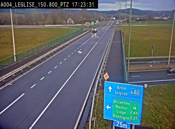 <h2>Webcam au-dessus de l'E411 sur la N40. Vue orientée vers Léglise en provenance de Neufchâteau</h2>