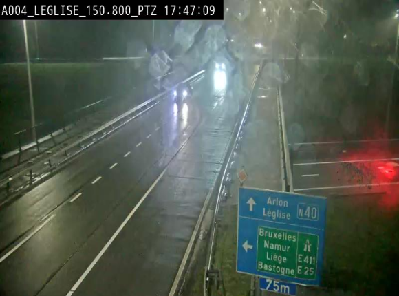 <h2>Webcam au-dessus de l'E411 sur la N40. Vue orientée vers Léglise en provenance de Neufchâteau</h2>