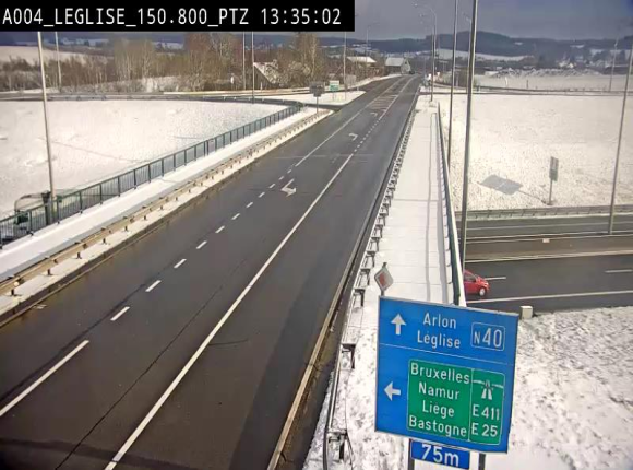 <h2>Webcam au-dessus de l'E411 sur la N40. Vue orientée vers Léglise en provenance de Neufchâteau</h2>