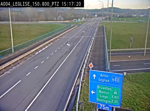 <h2>Webcam au-dessus de l'E411 sur la N40. Vue orientée vers Léglise en provenance de Neufchâteau</h2>