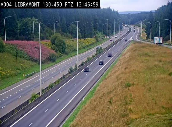 Webcam E411 à hauteur de la sortie 25 de Libramont menant vers Bouillon, Sedan et Reims via la N89. Vue orientée vers Bruxelles