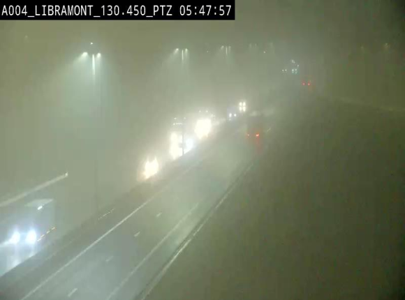 Webcam E411 à hauteur de la sortie 25 de Libramont menant vers Bouillon, Sedan et Reims via la N89. Vue orientée vers Bruxelles